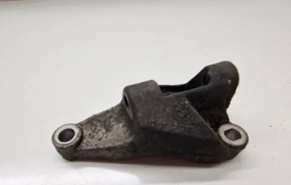 BMW 5 E60 E61 Generator/alternator bracket 7793090