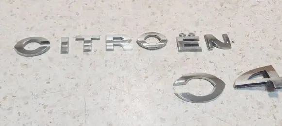 Citroen C4 I Picasso Manufacturers badge/model letters 