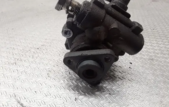 Audi A6 S6 C5 4B Power steering pump