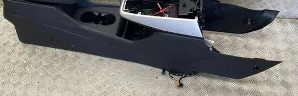 Audi Q4 e-tron Center console DOAUDIQ4ETRON