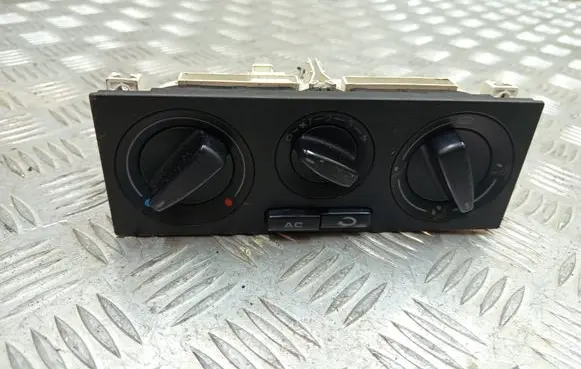 Volkswagen PASSAT B5 Climate control unit