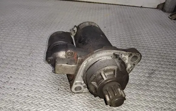 Volkswagen Golf V Starter motor 0986020260