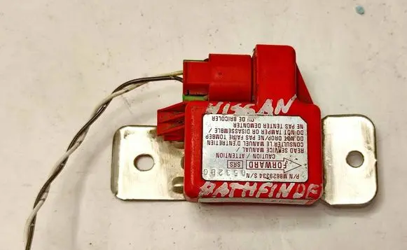 Mitsubishi 3000 GT Airbag deployment crash/impact sensor MB649192 MB629334