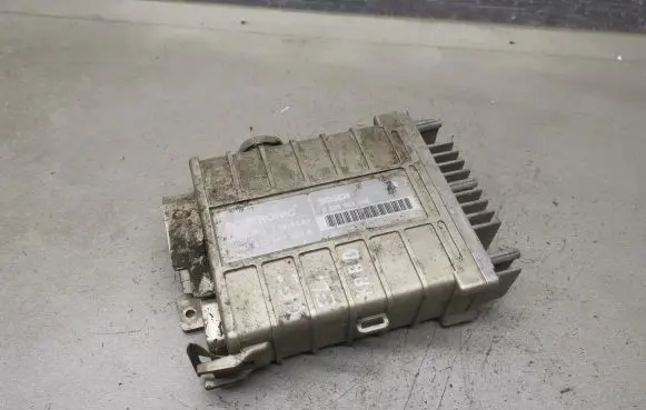 Volkswagen Golf II Engine control unit/module 0285007044 893907383A