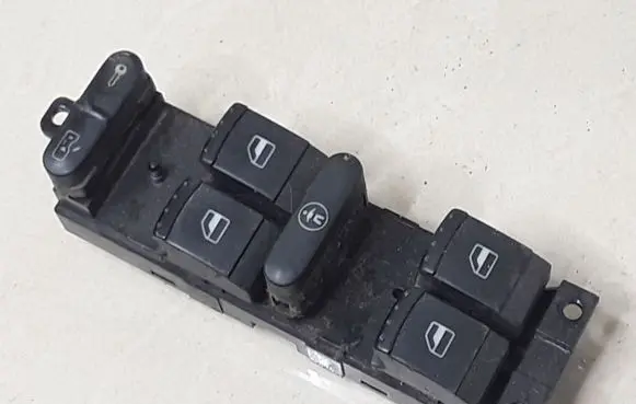 Volkswagen Golf IV Electric window control switch 1J4959857A