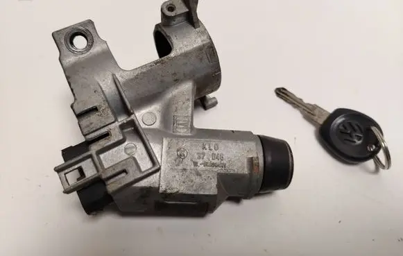Volkswagen Golf III Ignition lock 357905851