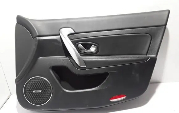 Renault Latitude (L70) Front door card panel trim 809004215R