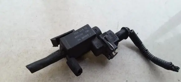 Volvo S60 Turbo solenoid valve 30611668 72224010