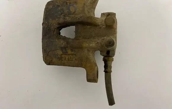 Mitsubishi Grandis Rear brake caliper MN116310
