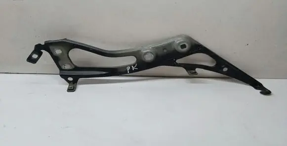 BMW 2 F46 Fender mounting bracket 7297199