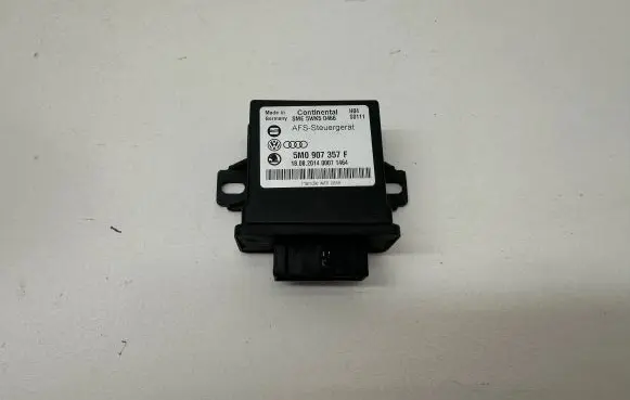 Volkswagen PASSAT B7 Light module LCM 5M0907357F 5WK50466