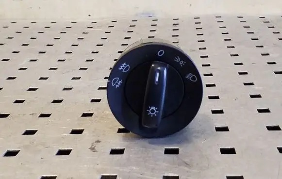 Volkswagen Tiguan Light switch 1K0941431BD