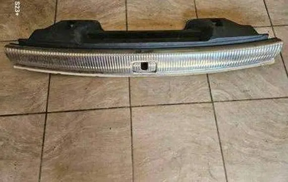 Trunk/boot sill cover protection