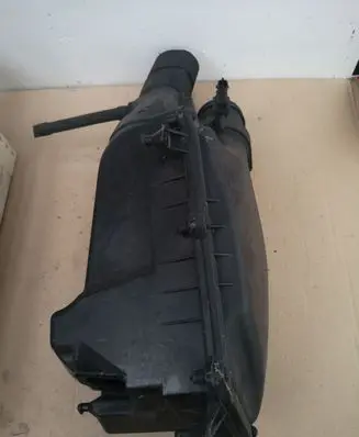 Volvo V50 Air filter box 30792181