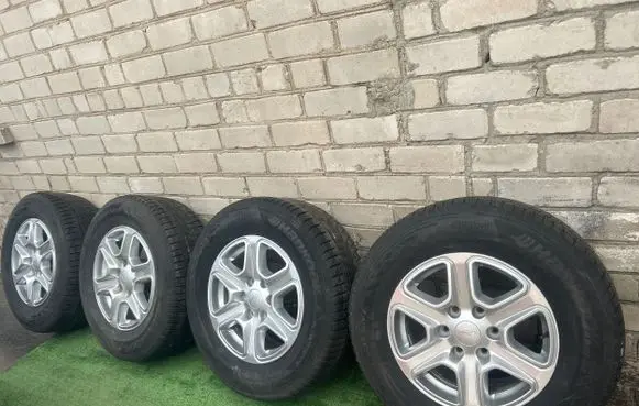 Ford Ranger R17 alloy rim AB391007RA