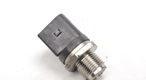 BMW 7 G11 G12 Fuel pressure sensor 0281006453