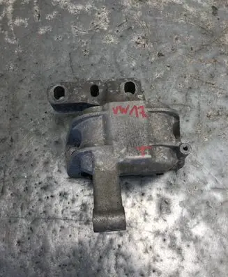 Volkswagen Caddy Engine mounting bracket 5N0199262T