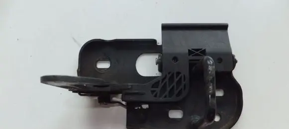 Volkswagen PASSAT B6 Engine bonnet/hood lock/latch loop/hook VW3C0823480