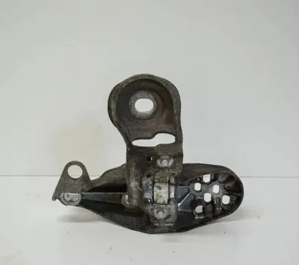 Seat Exeo (3R) Engine mounting bracket 8E0199351M