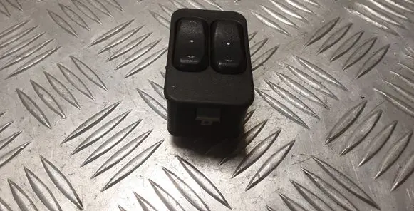 Opel Zafira A Electric window control switch 90561088