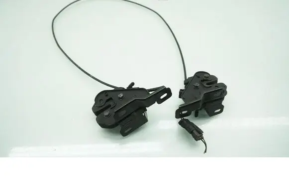 Volvo C70 Engine bonnet/hood lock/catch 
