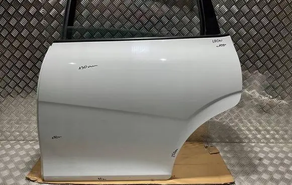 Seat Leon (1P) Rear door 