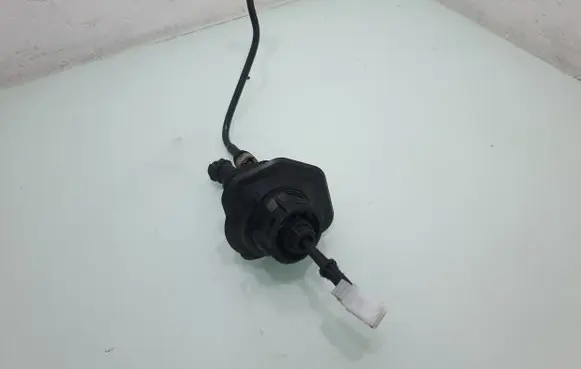 Volvo S40 Clutch master cylinder KG19300