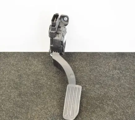 Volvo V60 Accelerator throttle pedal