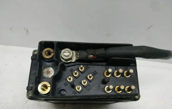 BMW 5 E34 Glow plug pre-heat relay 899133 2241385