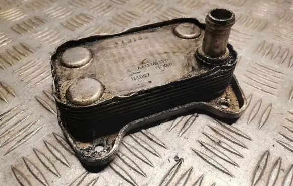 Mercedes-Benz E W210 Gearbox / Transmission oil cooler 6121880101