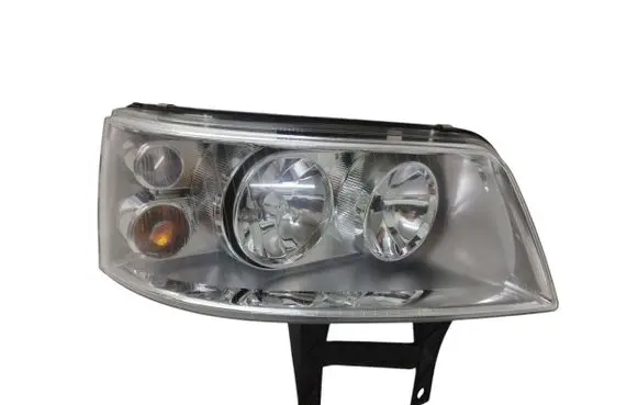 Volkswagen Transporter - Caravelle T5 Headlight/headlamp 304411175R