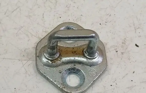 Mazda 3 I Front door lock loop/hook striker 