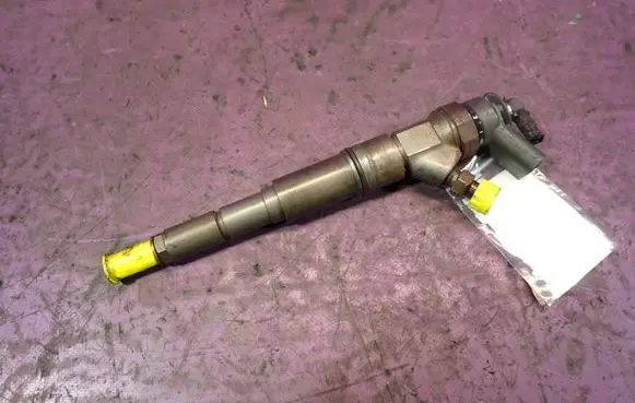 BMW X3 E83 Fuel injector 