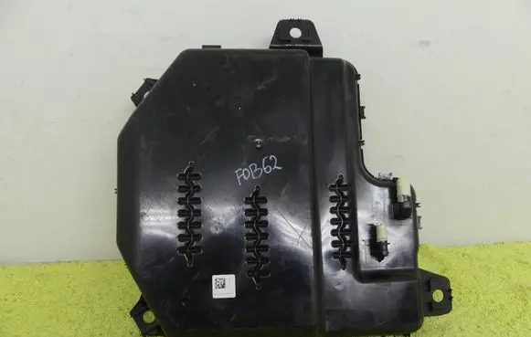 Volkswagen Amarok II AdBlue liquid reservoir MB3Q-5J228-CC