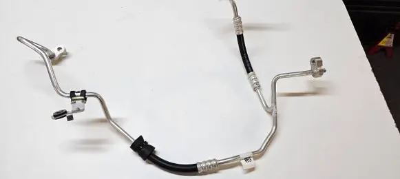 Jeep Grand Cherokee WL Air conditioning (A/C) pipe/hose 68381216AA