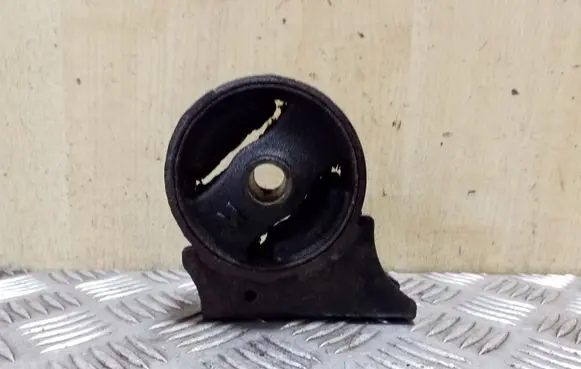 Mitsubishi ASX Engine mount bracket