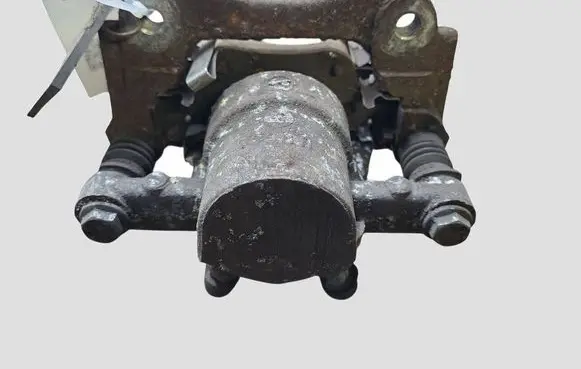 Toyota Avensis T250 Rear brake caliper