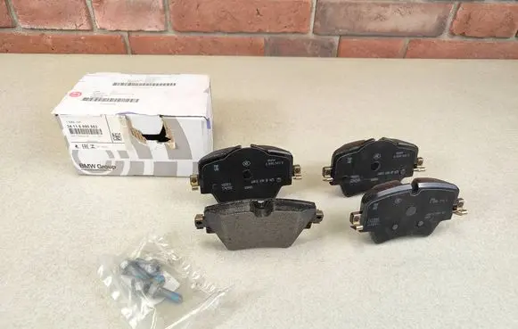 BMW 4 G22 G23 G24 G26 Brake pads (front) 6890553