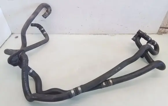 Mercedes-Benz S W220 Engine coolant pipe/hose A2208302096