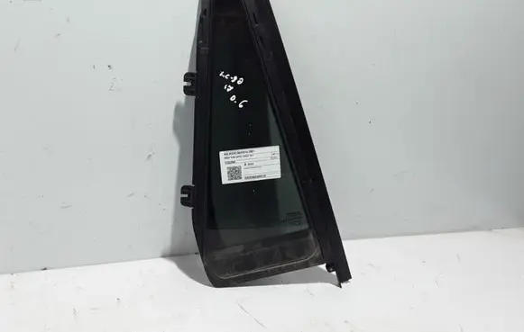 Volvo XC90 Rear vent window glass 31352999