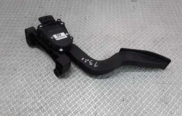 KIA Cerato Accelerator throttle pedal 327002F200