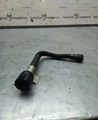 Engine coolant pipe/hose
