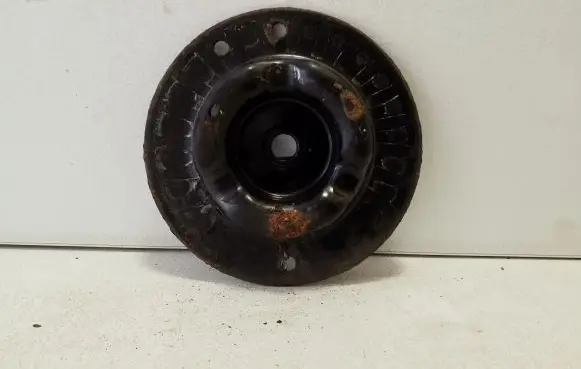 Lexus CT 200H Coil spring mount 
