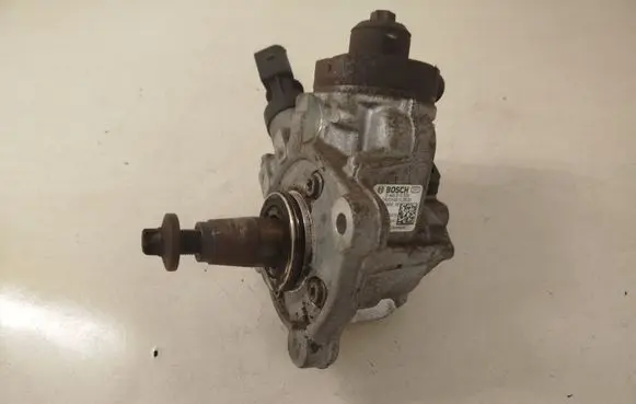 BMW 3 E90 E91 Fuel injection high pressure pump 0445010524 8510865