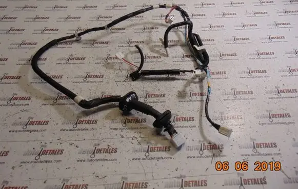 Lexus IS 220D-250-350 Rear door wiring loom 8215353041