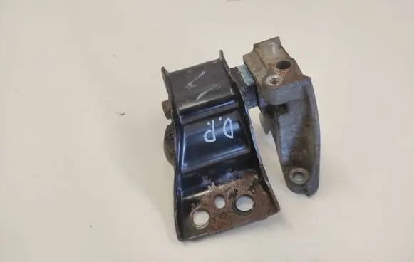 Nissan Note (E11) Engine mount bracket 820014431 8200281186