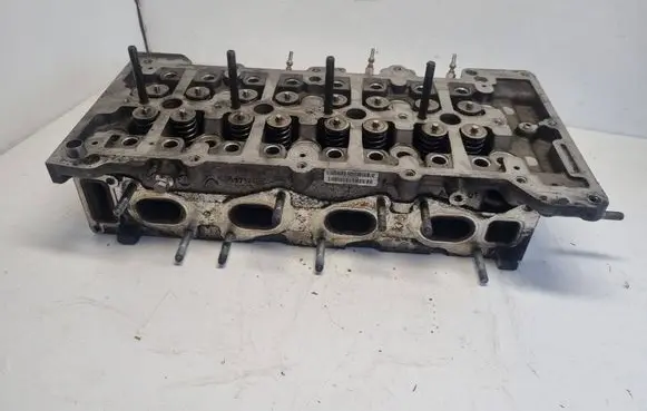 Opel Astra J Engine head 55571949