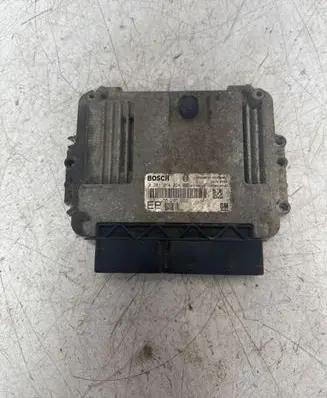 Opel Zafira B Engine control unit/module 0281014024