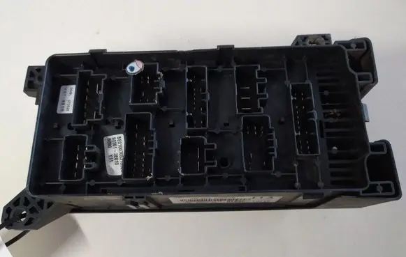 KIA Sorento Fuse module 911613E010 10075529001 Y11