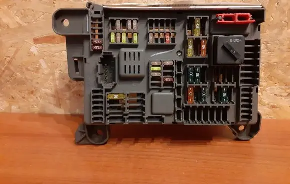 BMW X6 E71 Fuse box set 6931687 518954021A